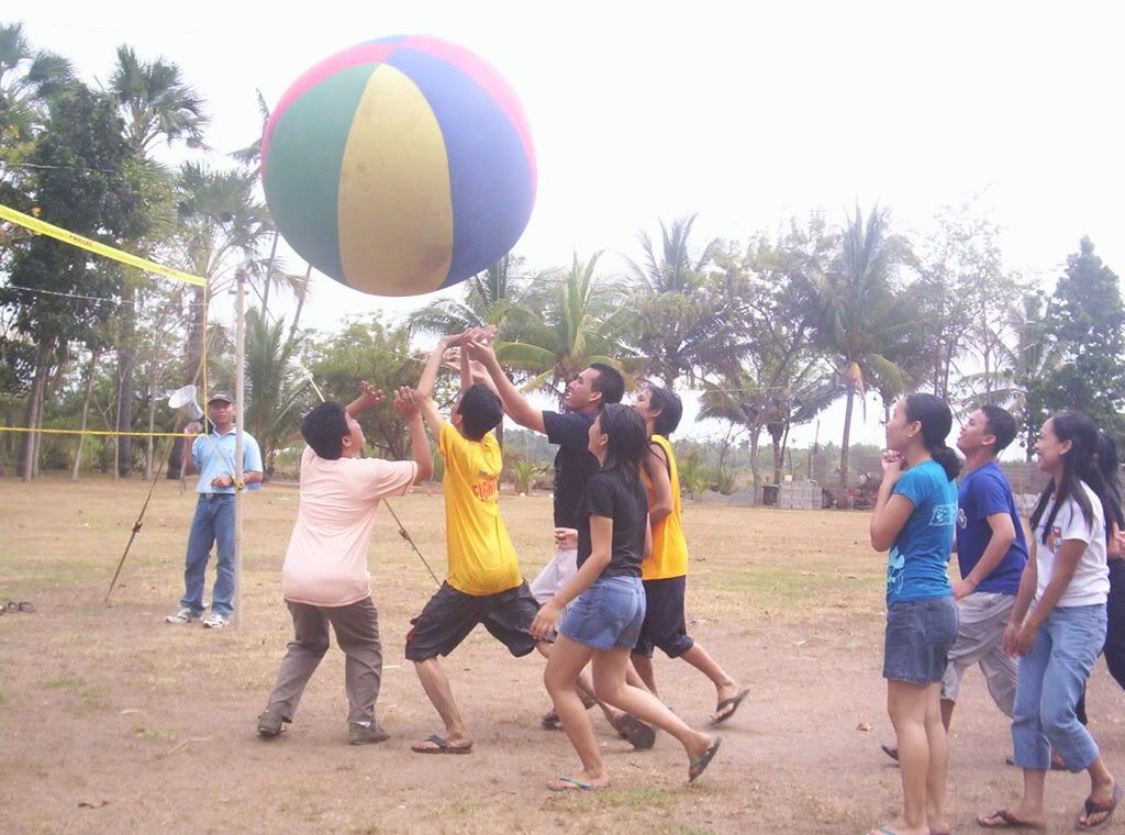 piLLoWs SoCieTy (",) big ball...volleyball!!!